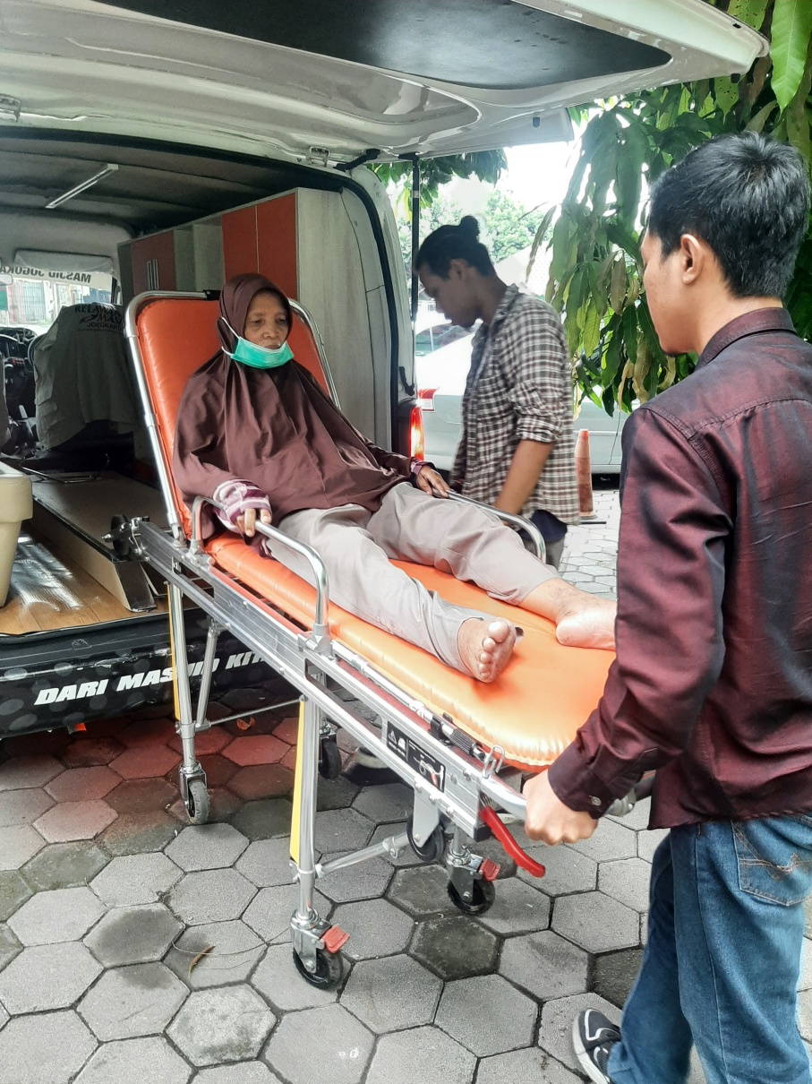 batch_ambulance04.jpg